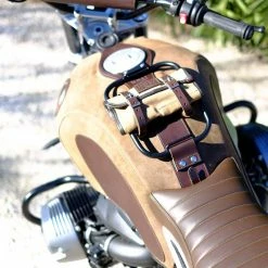 Copri Serbatoio Unit Garage Cover Serbatoio In Crosta Di Cuoio Con Portapacchi Grigio -Unit Garage Sales 2024 unitgarage coverserbatoio2022 marrone 4